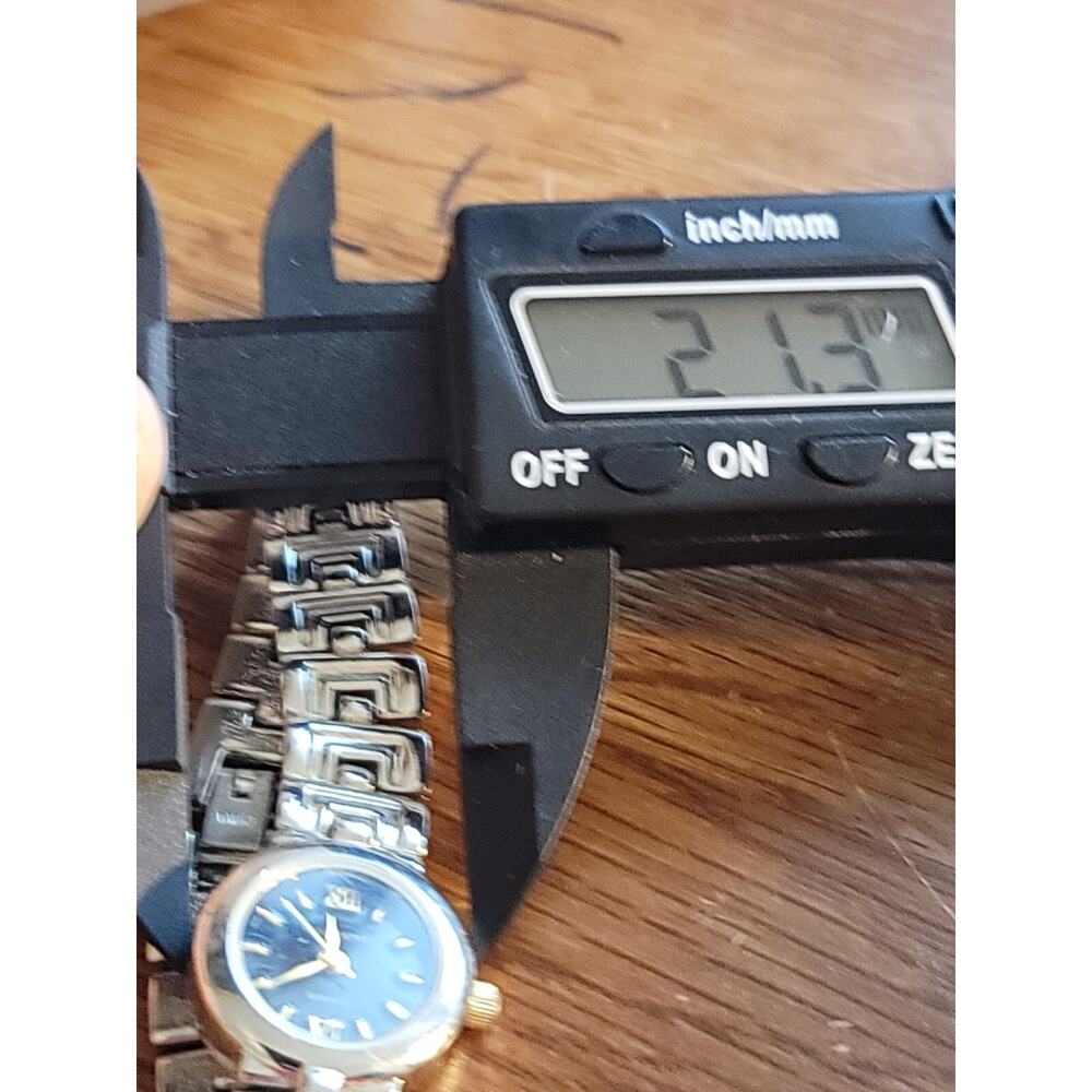 Vintage Women's Claremont Quartz Watch New Battery Works Bracelet Band - Picture 6 of 8